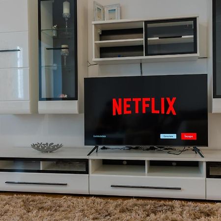 Cozy & Spacious 2Br Apartment With Netflix Bucarest Exterior foto