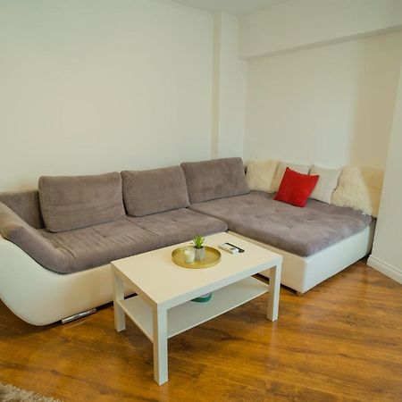 Cozy & Spacious 2Br Apartment With Netflix Bucarest Exterior foto