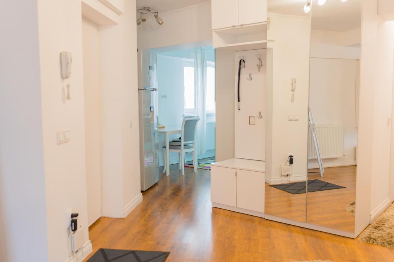 Cozy & Spacious 2Br Apartment With Netflix Bucarest Exterior foto