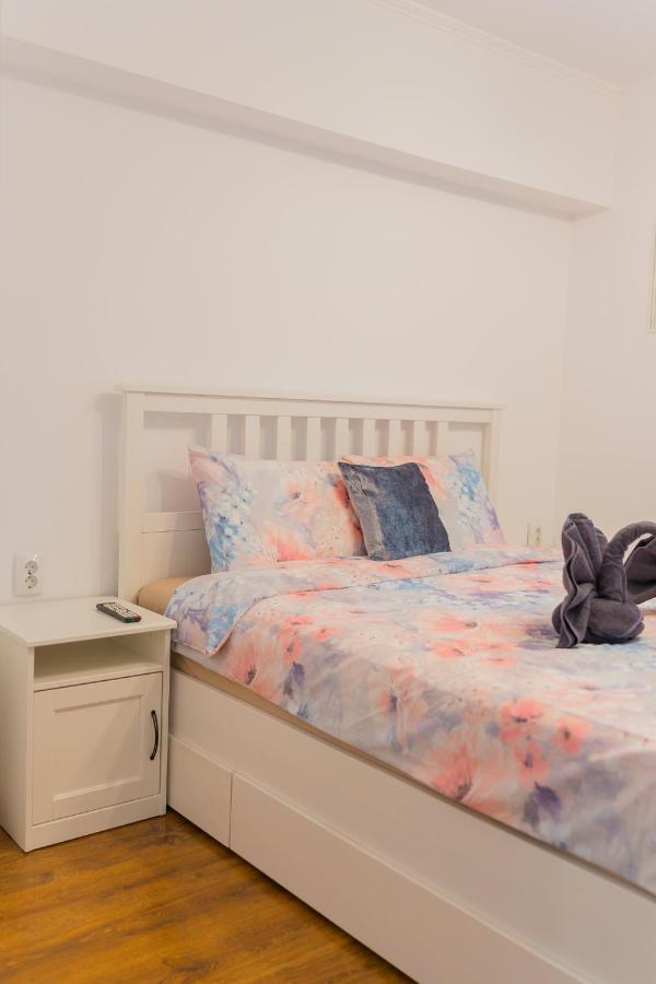 Cozy & Spacious 2Br Apartment With Netflix Bucarest Exterior foto