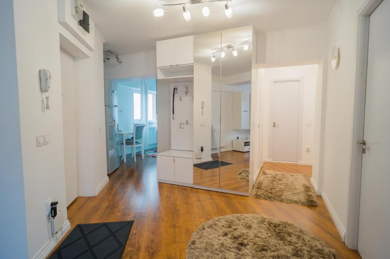 Cozy & Spacious 2Br Apartment With Netflix Bucarest Exterior foto
