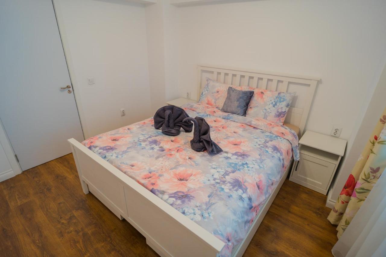 Cozy & Spacious 2Br Apartment With Netflix Bucarest Exterior foto