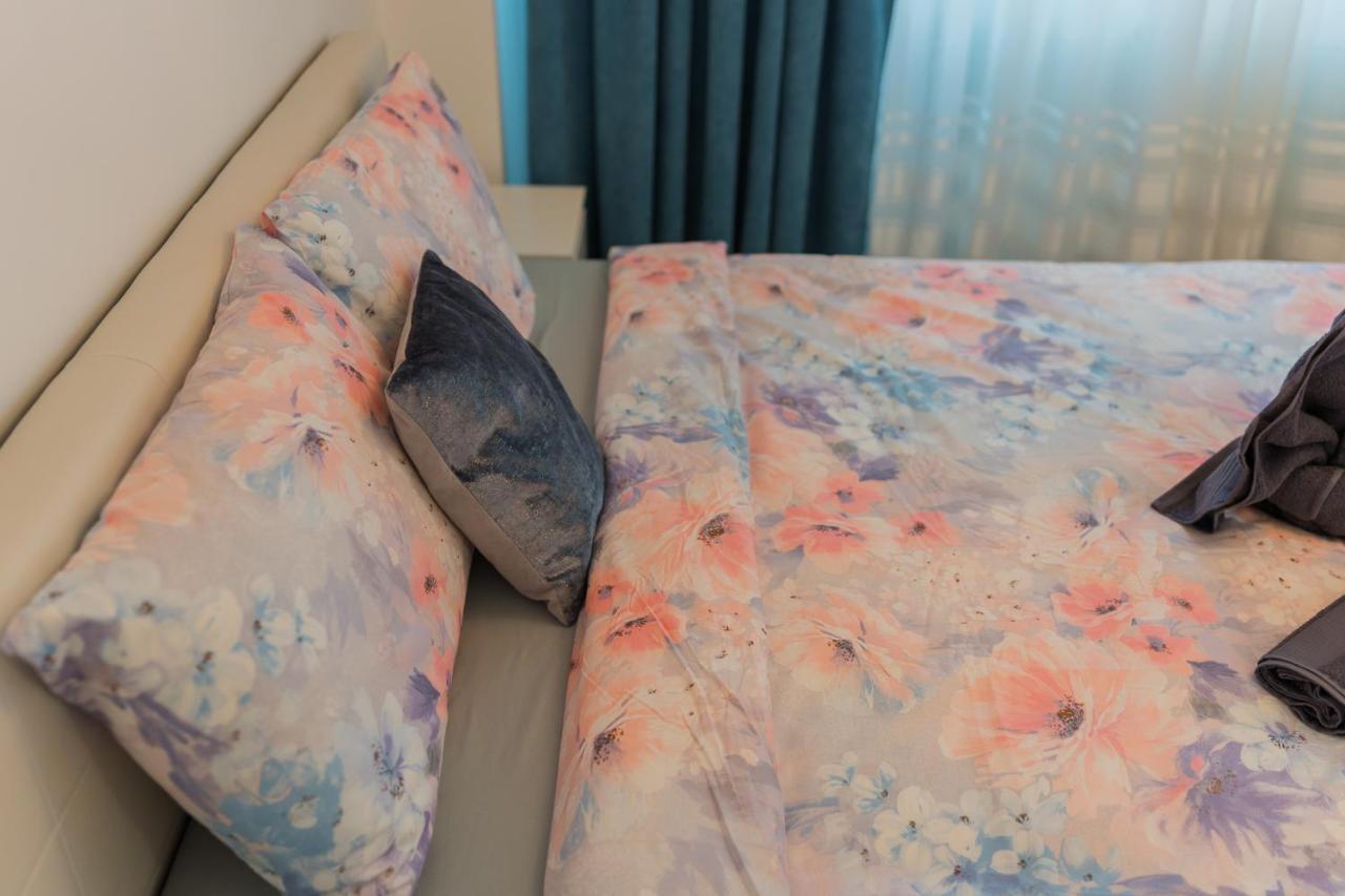 Cozy & Spacious 2Br Apartment With Netflix Bucarest Exterior foto