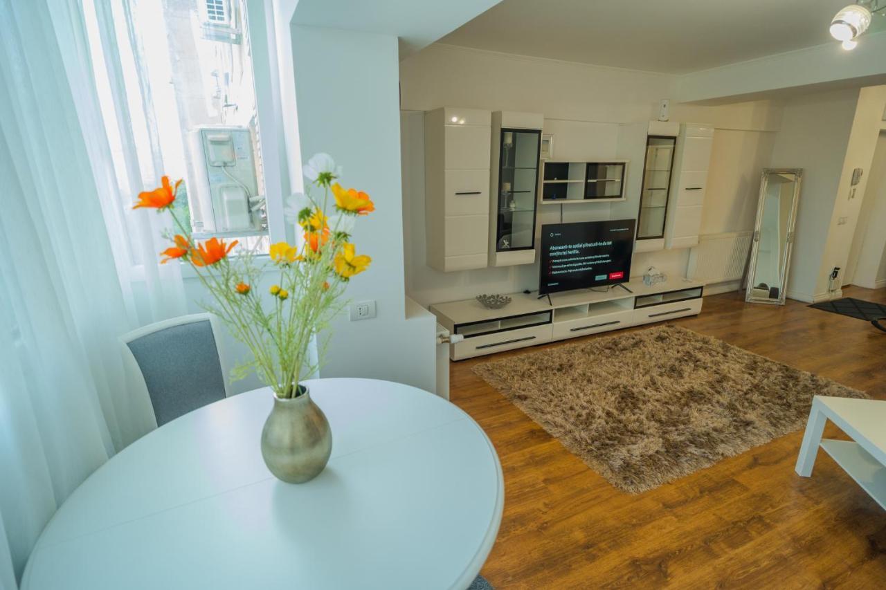 Cozy & Spacious 2Br Apartment With Netflix Bucarest Exterior foto