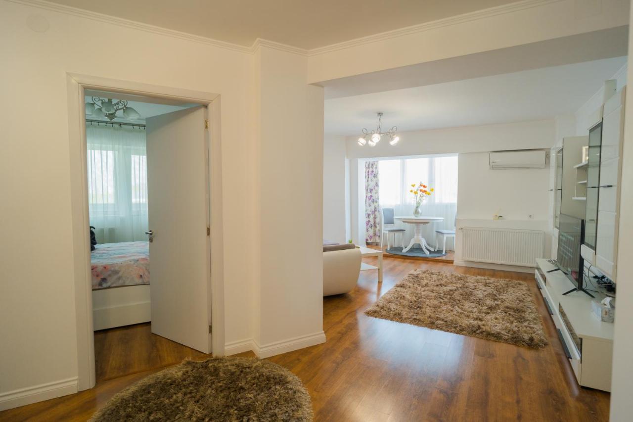 Cozy & Spacious 2Br Apartment With Netflix Bucarest Exterior foto